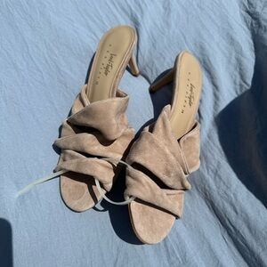 Lord & Taylor Tan Heeled Shoes Elegant Heels